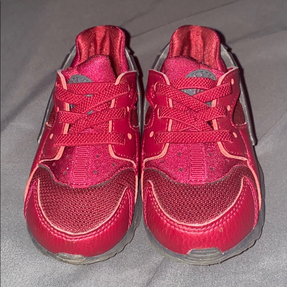 Toddler Nike sneakers